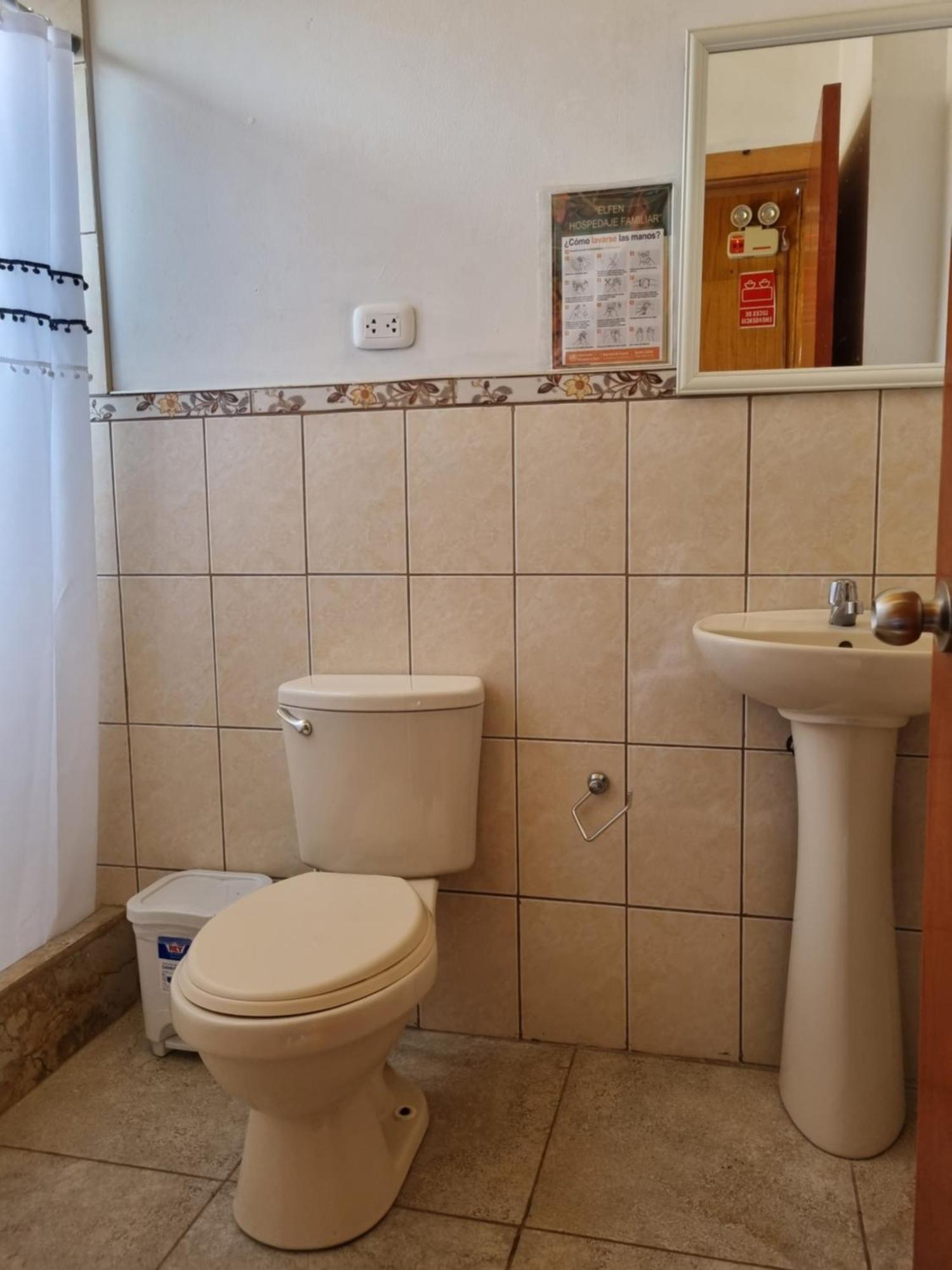 Elfen Hospedaje Familiar Oxapampa Bilik gambar