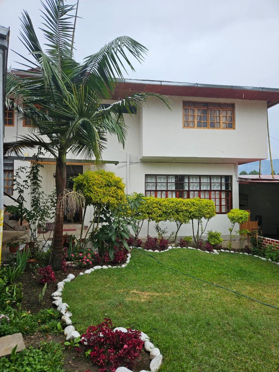 Elfen Hospedaje Familiar Oxapampa Luaran gambar